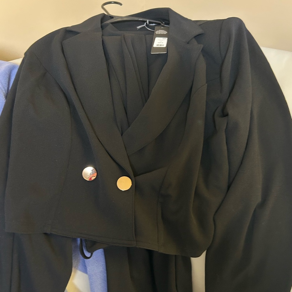 Fashion Nova Black Blazer with Gold Button